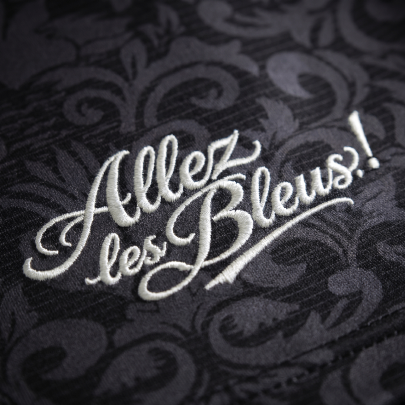 Détail broderie Allez les Bleus